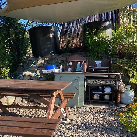Omarama Oasis - Permaculture Glamping Hotel Pohara ภายนอก รูปภาพ