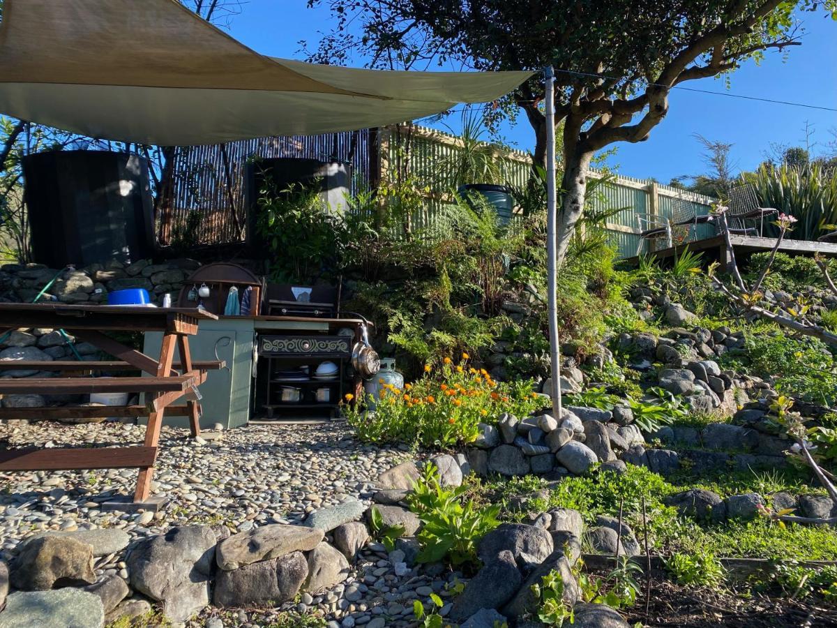 Omarama Oasis - Permaculture Glamping Hotel Pohara ภายนอก รูปภาพ