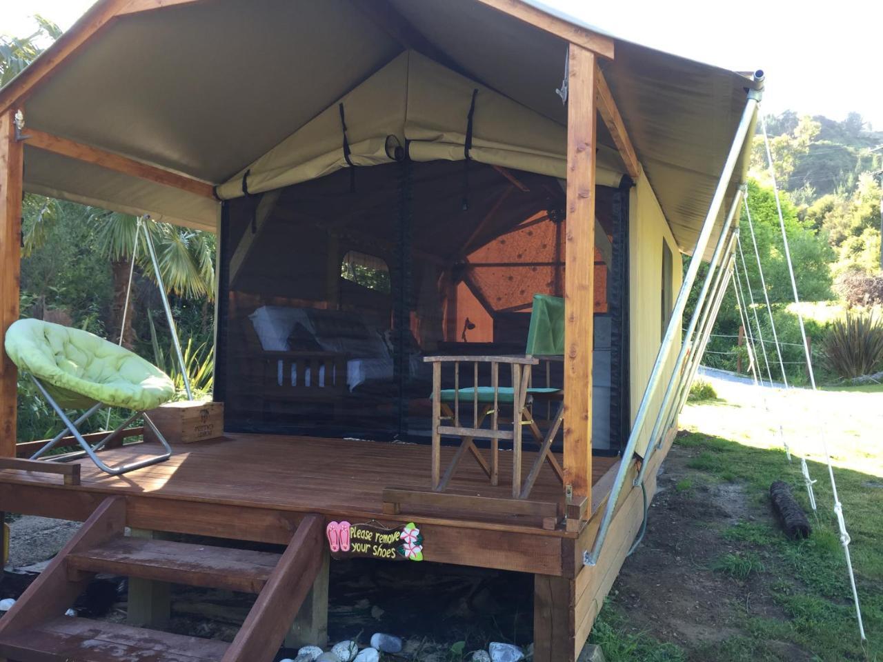 Omarama Oasis - Permaculture Glamping Hotel Pohara ภายนอก รูปภาพ