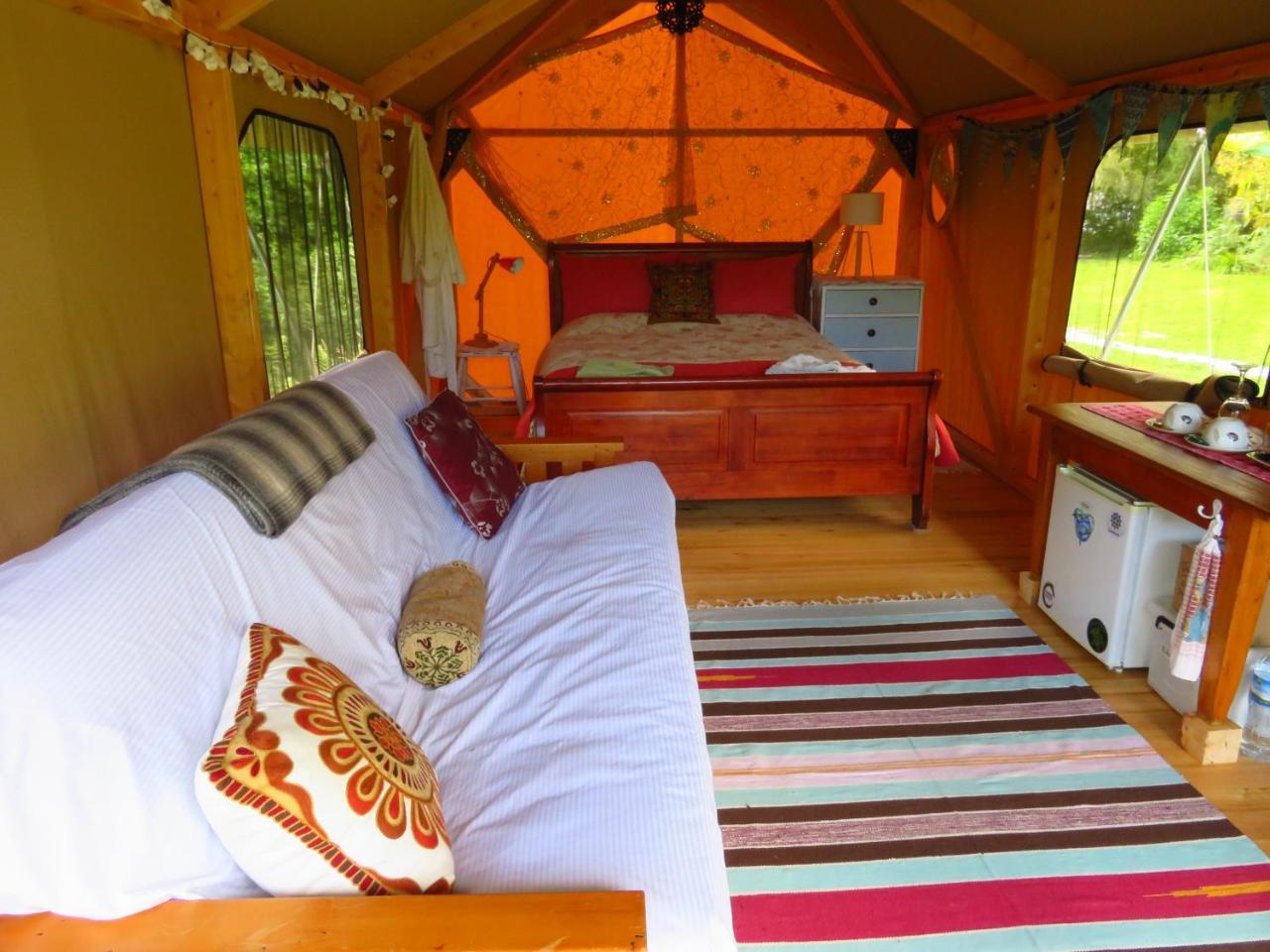 Omarama Oasis - Permaculture Glamping Hotel Pohara ภายนอก รูปภาพ