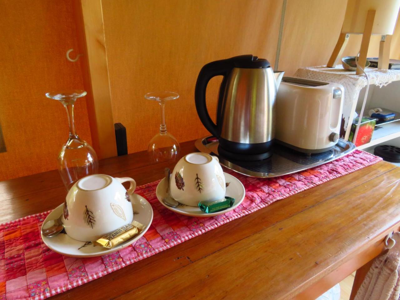 Omarama Oasis - Permaculture Glamping Hotel Pohara ภายนอก รูปภาพ