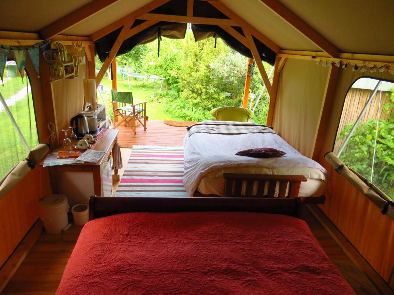 Omarama Oasis - Permaculture Glamping Hotel Pohara ภายนอก รูปภาพ