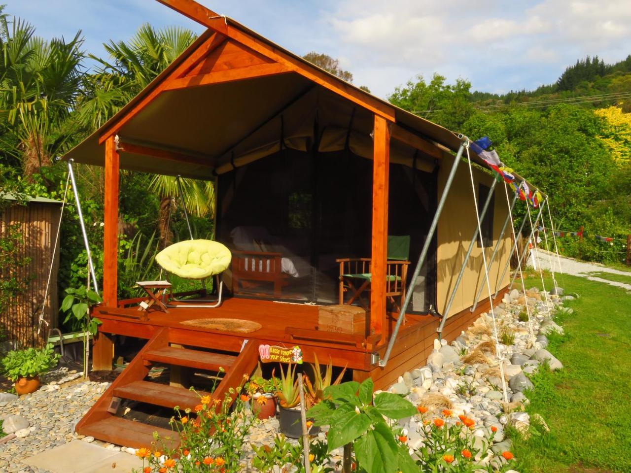 Omarama Oasis - Permaculture Glamping Hotel Pohara ภายนอก รูปภาพ