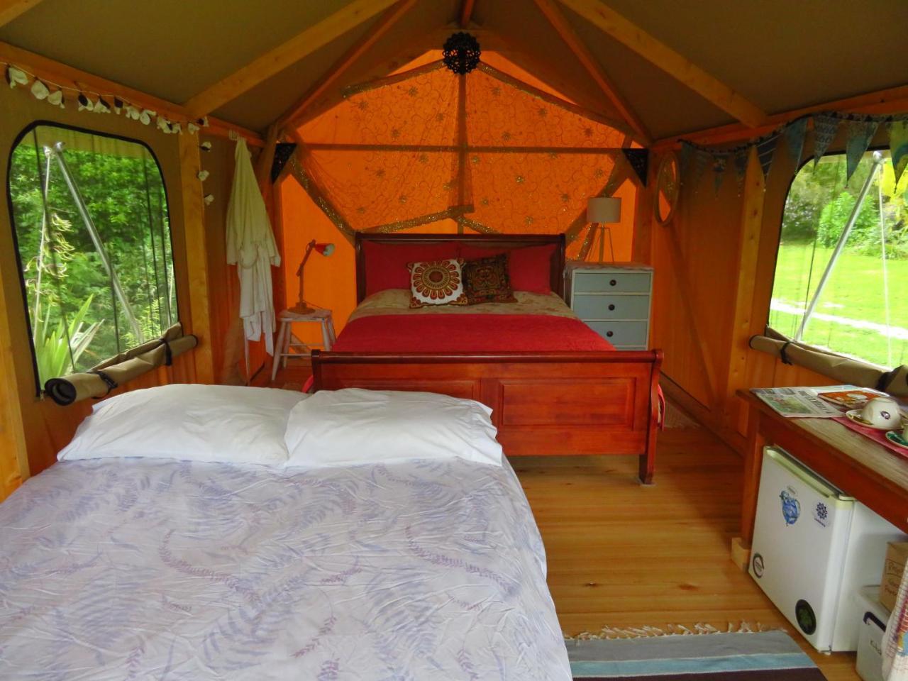 Omarama Oasis - Permaculture Glamping Hotel Pohara ภายนอก รูปภาพ
