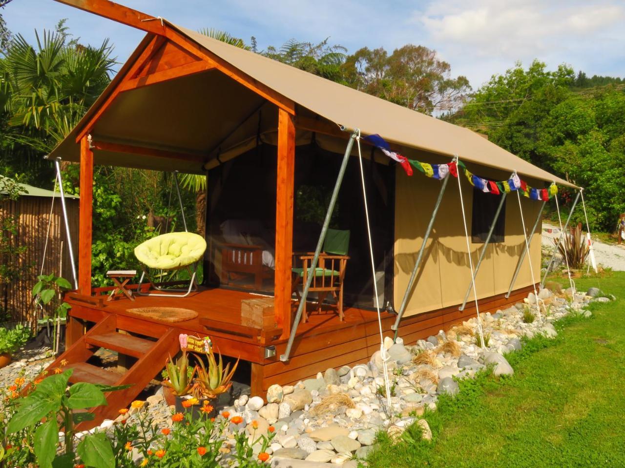 Omarama Oasis - Permaculture Glamping Hotel Pohara ภายนอก รูปภาพ