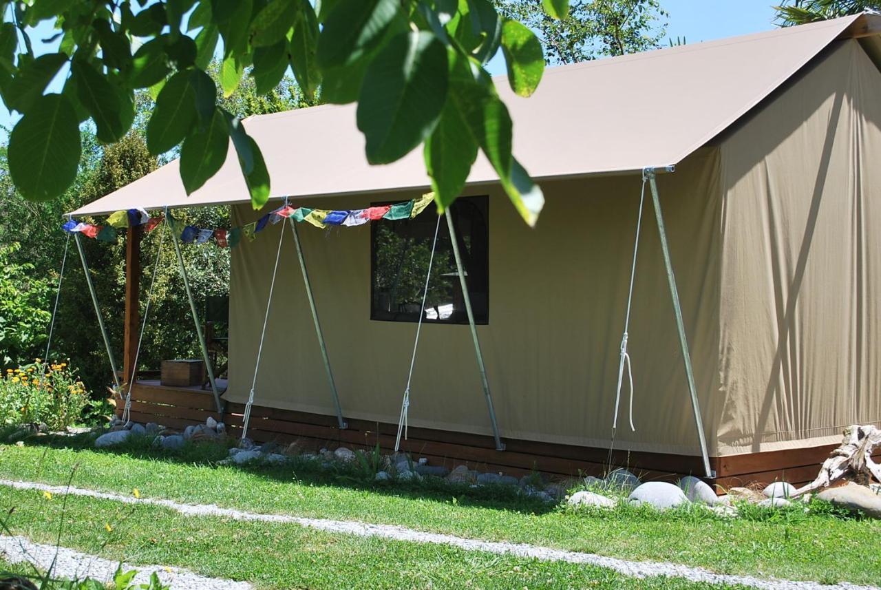 Omarama Oasis - Permaculture Glamping Hotel Pohara ภายนอก รูปภาพ
