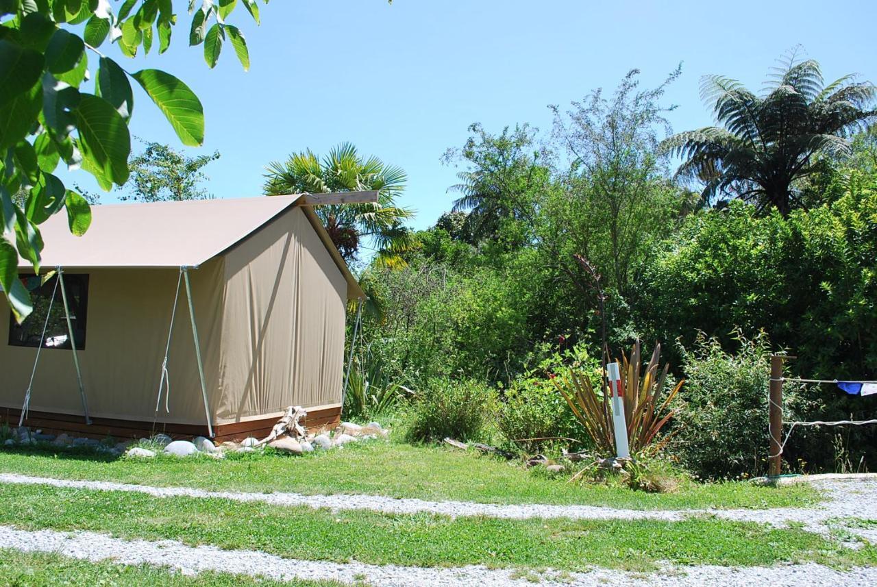 Omarama Oasis - Permaculture Glamping Hotel Pohara ภายนอก รูปภาพ